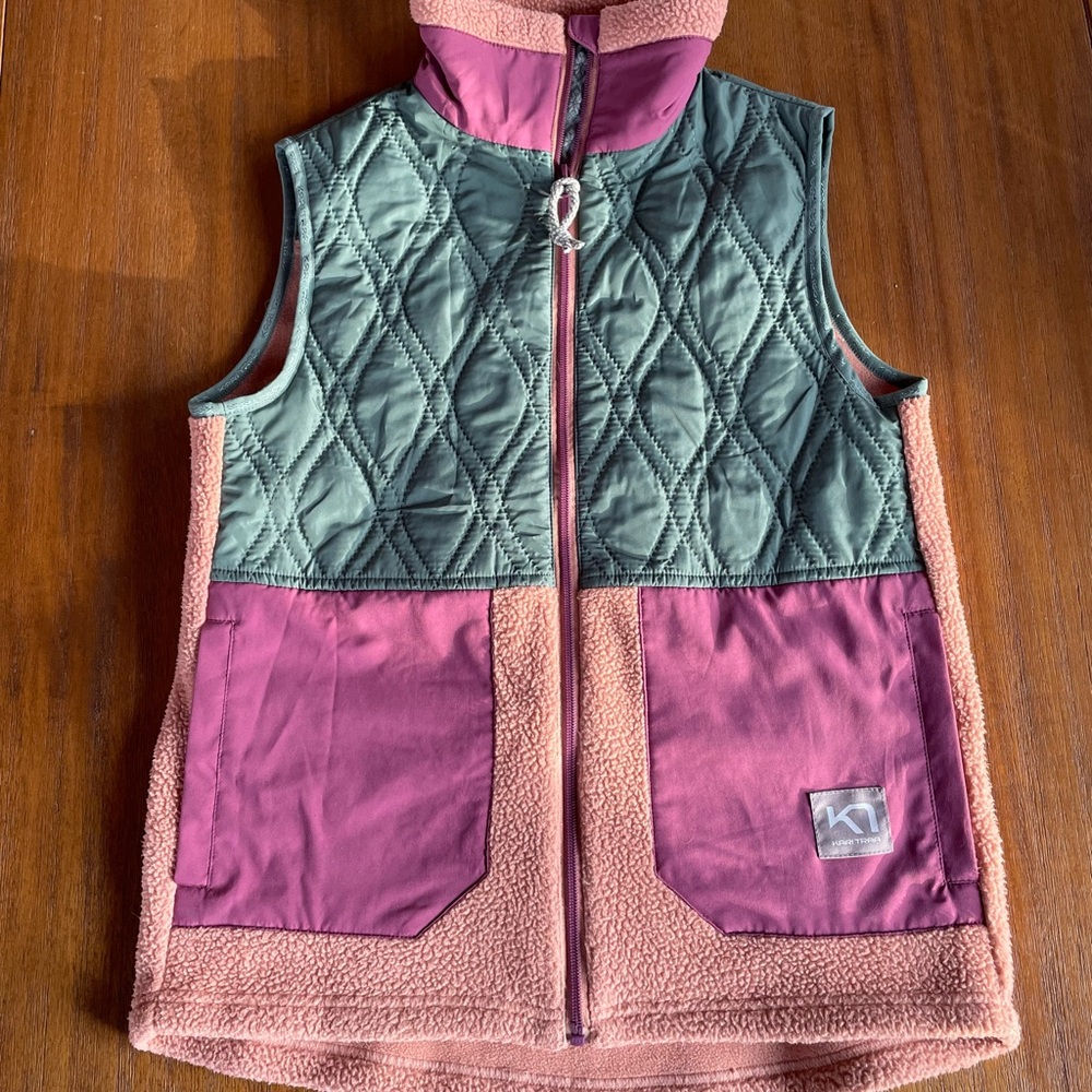 Kari Traa Rothe Quilted Vest Size XS 
Murk Green